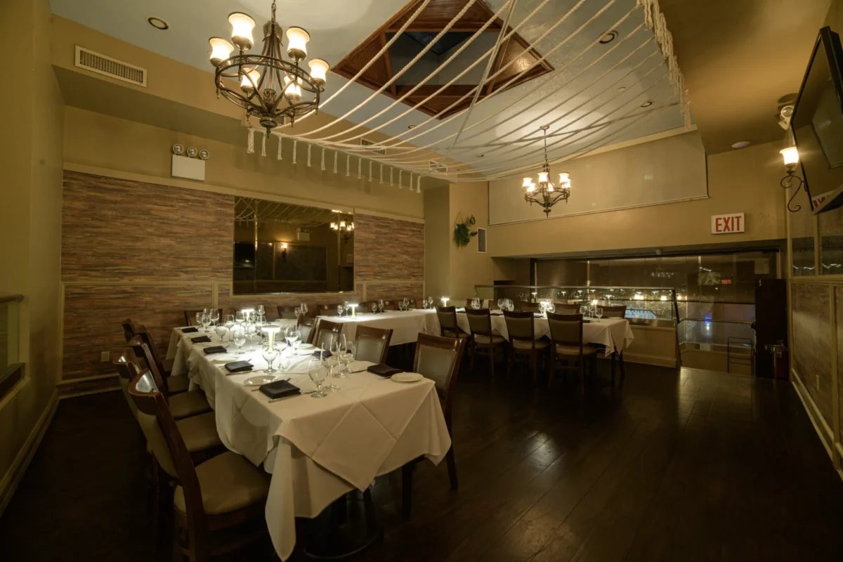 Additional angle of Skylight Room with a U shape table